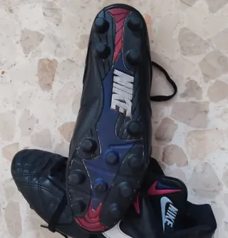 Botas de fútbol Nike Talla 43 Negras