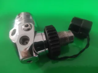 Primo stadio subacquea con attacco DIN