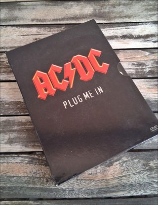 AC/DC Plug Me In - Duplo DVD