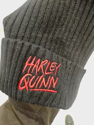 Cappello Harley Quinn con pomponi