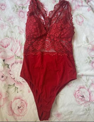 Body de encaje rojo
