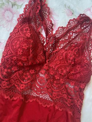 Body de encaje rojo