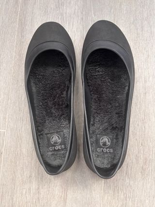 Zapatos planos Crocs negros