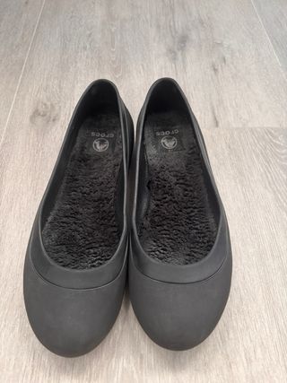 Zapatos planos Crocs negros