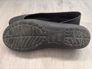 Zapatos planos Crocs negros