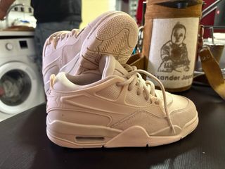 Tenis Air Jordan Beige