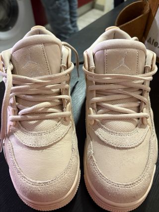 Tenis Air Jordan Beige