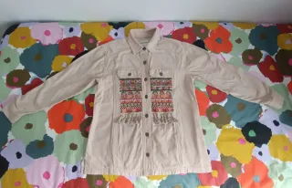Sobrecamisa étnica beige sin usar