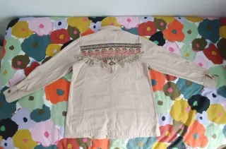 Sobrecamisa étnica beige sin usar
