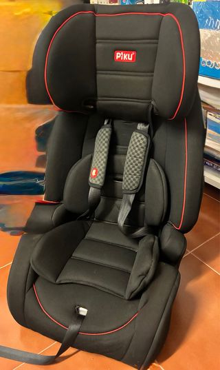 Silla de coche Piku negra