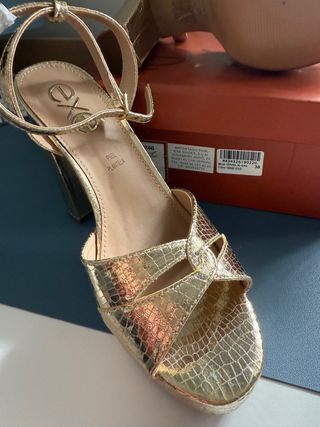 Zapato Exé Dorado Talla 38 Sin Estrenar