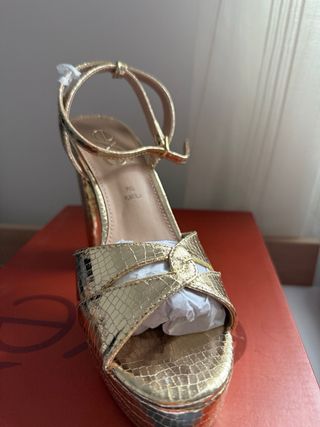 Zapato Exé Dorado Talla 38 Sin Estrenar