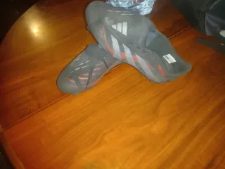 Botas de fútbol Adidas Negras y Naranjas