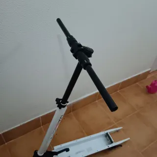 Chasis, manillar y rueda delantera patinete