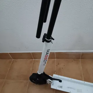 Chasis, manillar y rueda delantera patinete