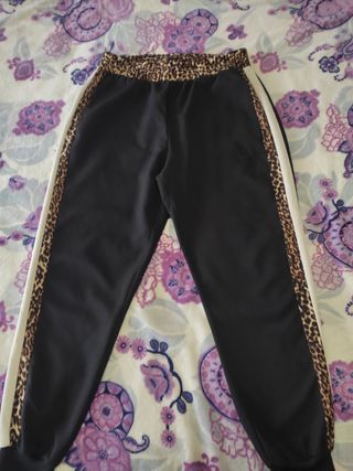 Conjunto deportivo Zara estampado leopardo