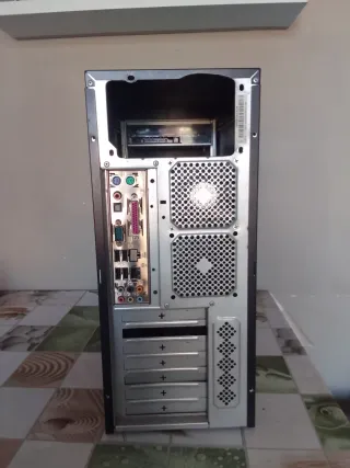 Caja PC + Placa y CPU