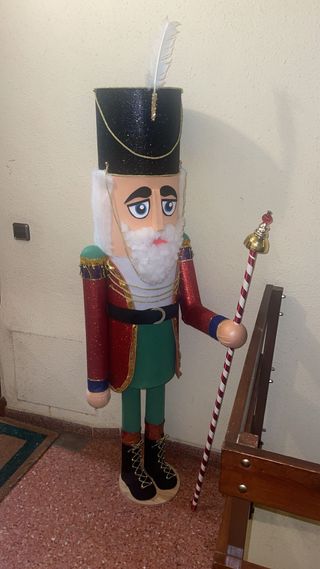 Statuina di uno schiaccianoci artigianale alta 1,70 m