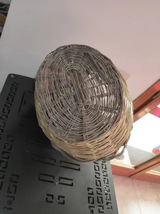 Cesto artigianale sardo in canna e olivastro