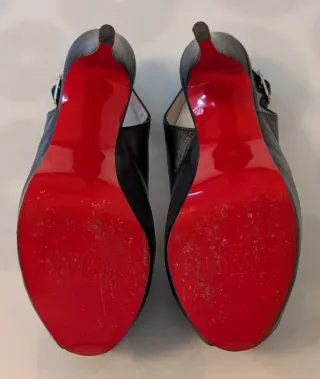 Zapatos Angari cuero negro y suela roja talla 38