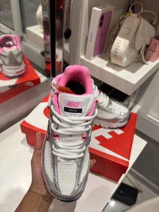 Nike Air Max Moto 2K