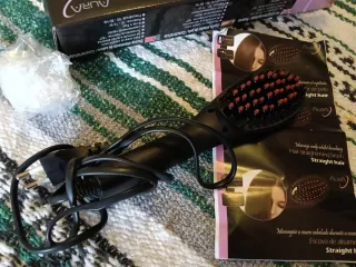 Cepillo Alisador de Pelo Aura Negro