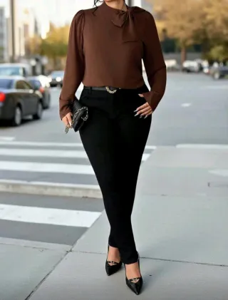 Blusa elegante marrón con lazo