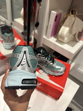 Nike Air Max Moto 2K