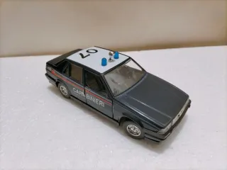 Alfa Romeo 75 Carabinieri 1/24
