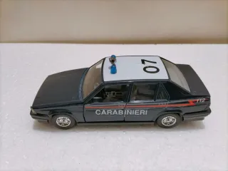 Alfa Romeo 75 Carabinieri 1/24