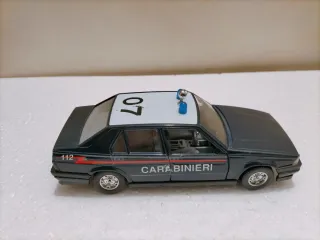 Alfa Romeo 75 Carabinieri 1/24