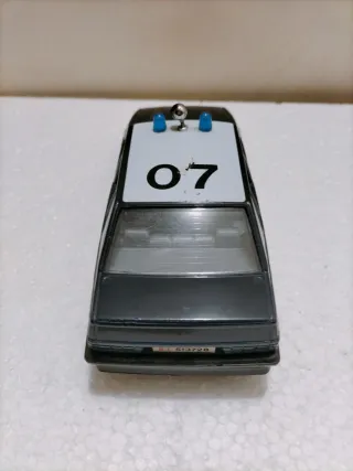 Alfa Romeo 75 Carabinieri 1/24