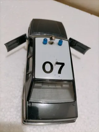 Alfa Romeo 75 Carabinieri 1/24