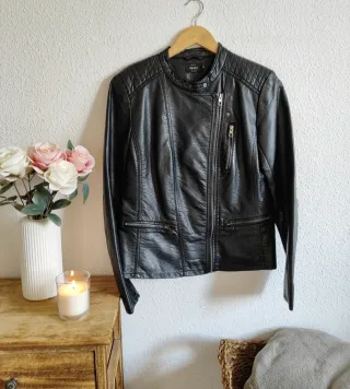 Cazadora negra only M