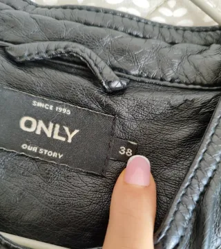 Cazadora negra only M