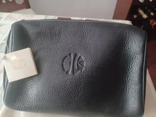 Neceser o bolso mano piel negro nuevo