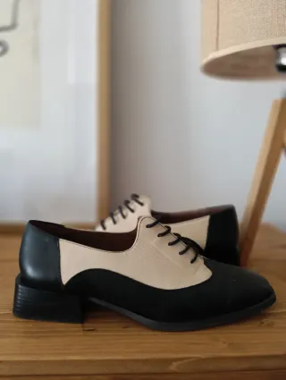 Zapatos bicolor estilo Oxford – mujer