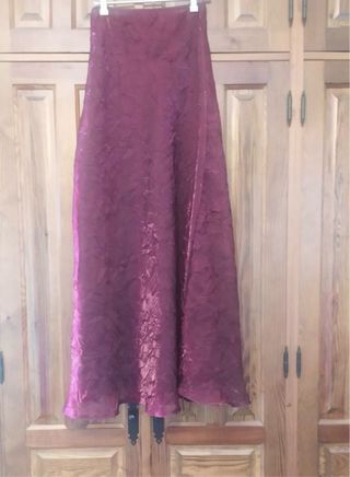 Falda larga morada de fiesta