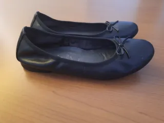 Ballerine nere in vera pelle Tamaris punta rotonda