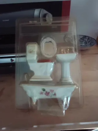 Mini Baño Porcelana Figura Decorativa