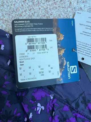 Short deportivo Salomon floral morado