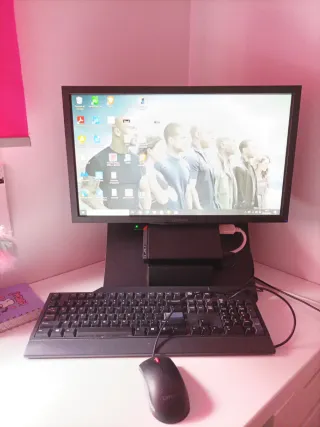 Estación de trabajo Lenovo + Pantalla+webcam