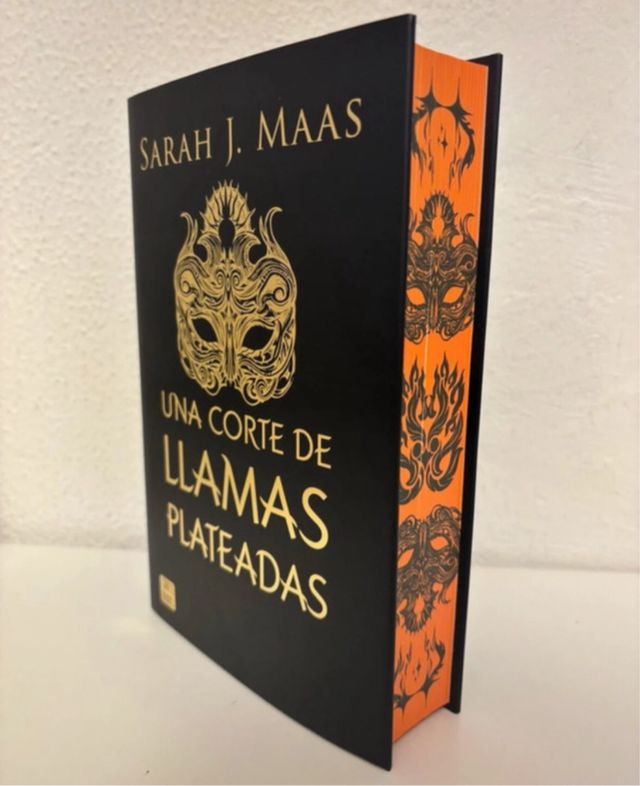 Una corte de llamas plateadas. Edición especial