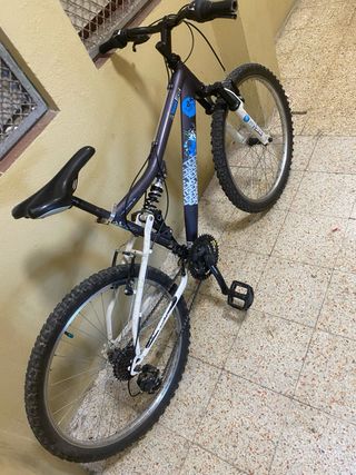 Bicicleta de montaña doble suspensión