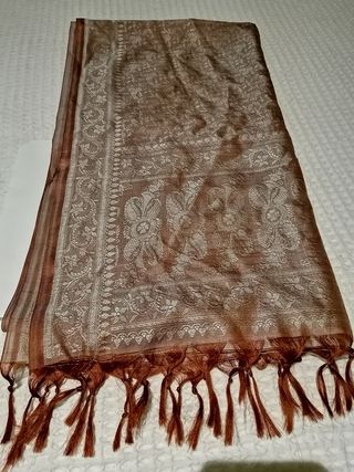 Pañuelo rosa palo con estampado plateado