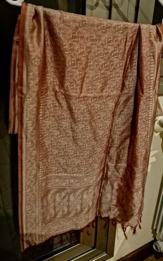 Pañuelo rosa palo con estampado plateado