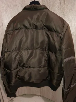 Chaqueta Alpha Industries Puffer Marrón