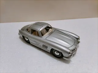 Mercedes Benz 300 SL Bburago 1/24