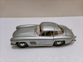 Mercedes Benz 300 SL Bburago 1/24