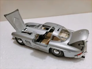 Mercedes Benz 300 SL Bburago 1/24